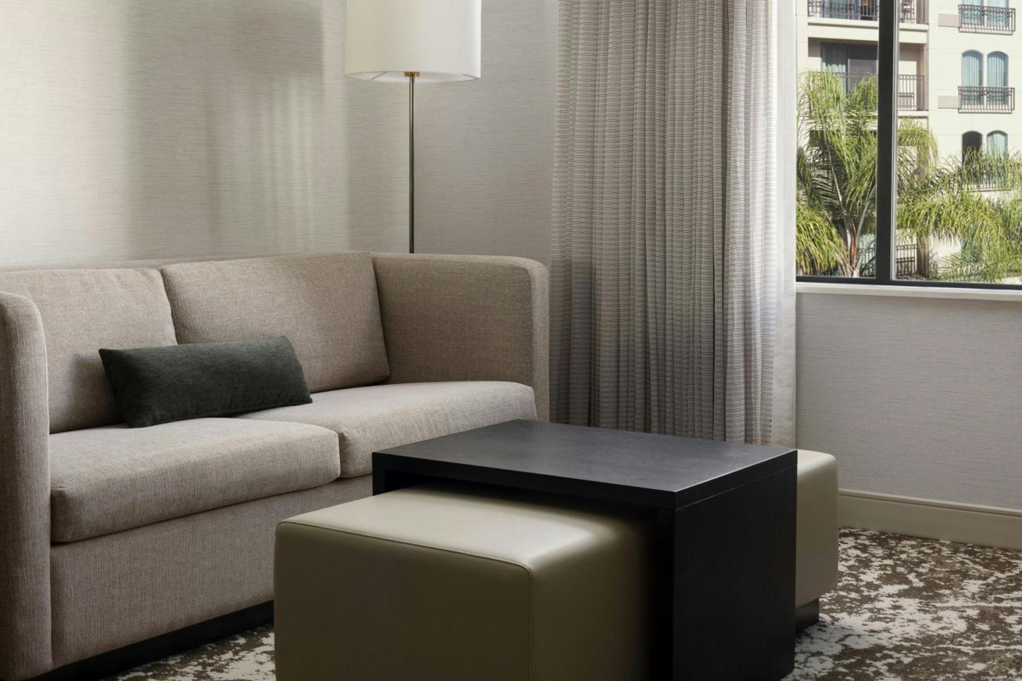 Courtyard By Marriott Los Angeles Pasadena Old Town Екстер'єр фото