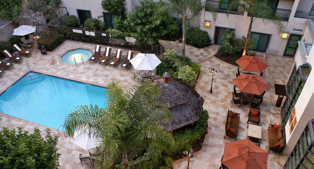 Courtyard By Marriott Los Angeles Pasadena Old Town Екстер'єр фото